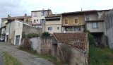 Buzet - le dos des maisons (souvent des commerces) de l'avenue de la République