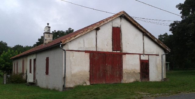 Boussès : petite maison au bourg