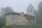 Eglise d'Arbussan dans la brume